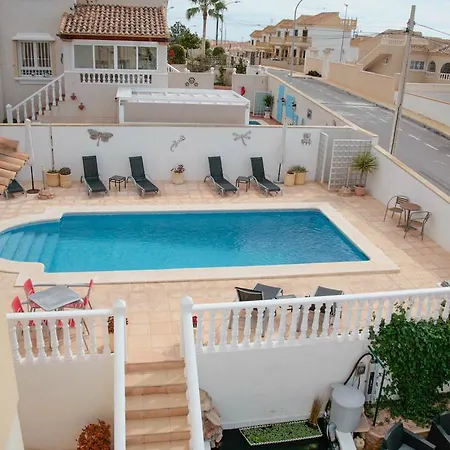 לינה וארוחת בוקר Casa Lanjaron 3*