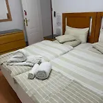 לינה וארוחת בוקר Casa Lanjaron 3*